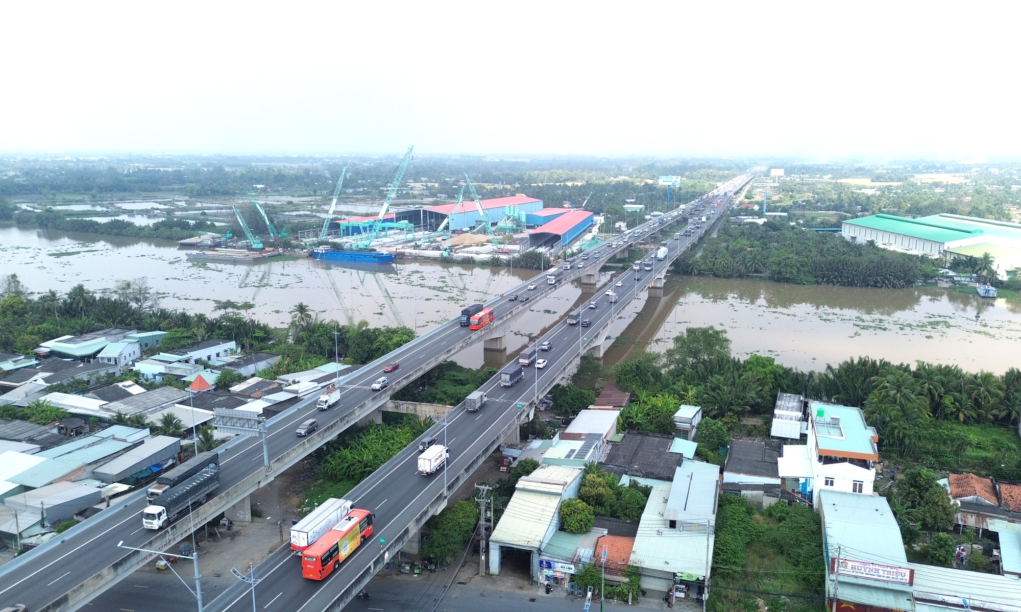 Hiện trạng cao tốc TP.HCM - Trung Lương trước ngày khởi công nâng cấp, mở rộng- Ảnh 5. Hiện trạng cao tốc TP.HCM - Trung Lương trước ngày khởi công nâng cấp, mở rộng- Ảnh 5.