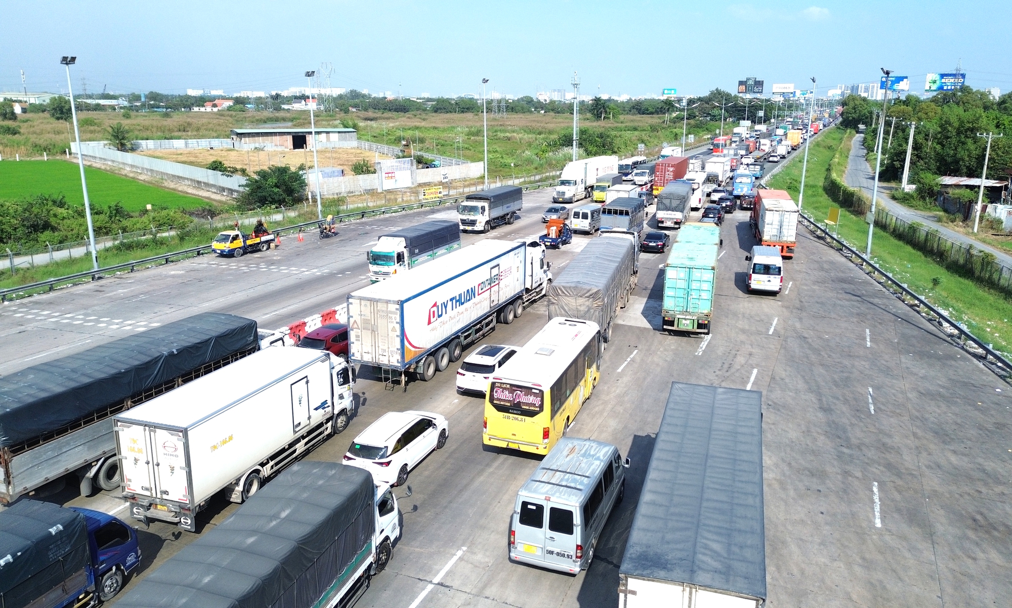 Hiện trạng cao tốc TP.HCM - Trung Lương trước ngày khởi công nâng cấp, mở rộng- Ảnh 3. Hiện trạng cao tốc TP.HCM - Trung Lương trước ngày khởi công nâng cấp, mở rộng- Ảnh 3.