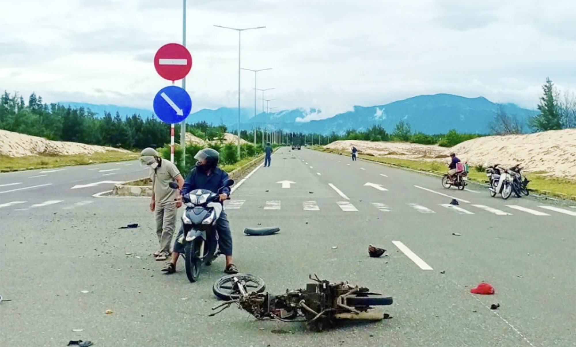 Ngăn tai nạn giao th&ocirc;ng li&ecirc;n quan &ldquo;phượt thủ&rdquo;- Ảnh 1.