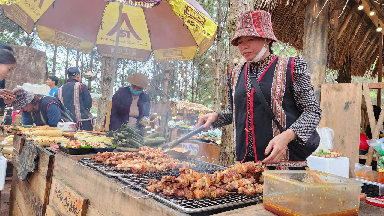 Nhiều lễ hội đặc sắc diễn ra trong tuần văn hóa du lịch Măng Đen 2026- Ảnh 3. Nhiều lễ hội đặc sắc diễn ra trong tuần văn hóa du lịch Măng Đen 2026- Ảnh 3.