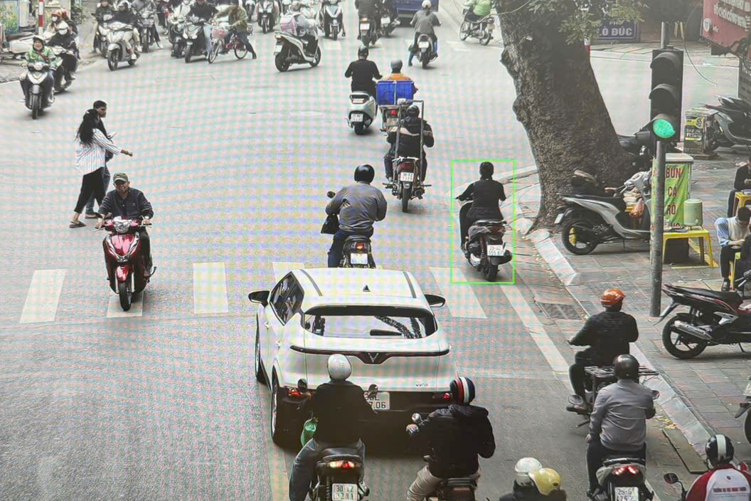 H&agrave; Nội: H&igrave;nh ảnh h&agrave;ng loạt &ocirc; t&ocirc;, xe m&aacute;y vi phạm bị camera AI "bắt quả tang"- Ảnh 6.
