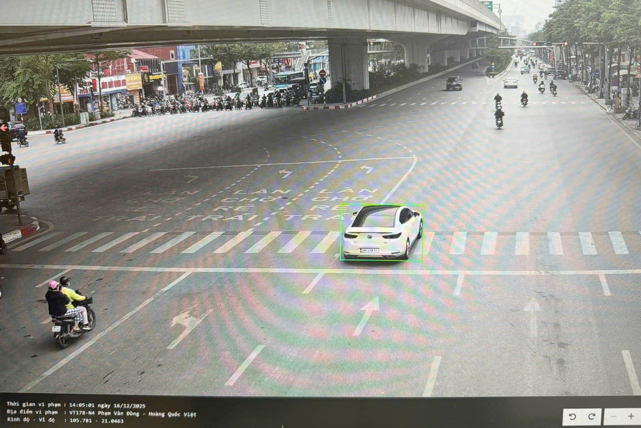 H&agrave; Nội: H&igrave;nh ảnh h&agrave;ng loạt &ocirc; t&ocirc;, xe m&aacute;y vi phạm bị camera AI "bắt quả tang"- Ảnh 4.