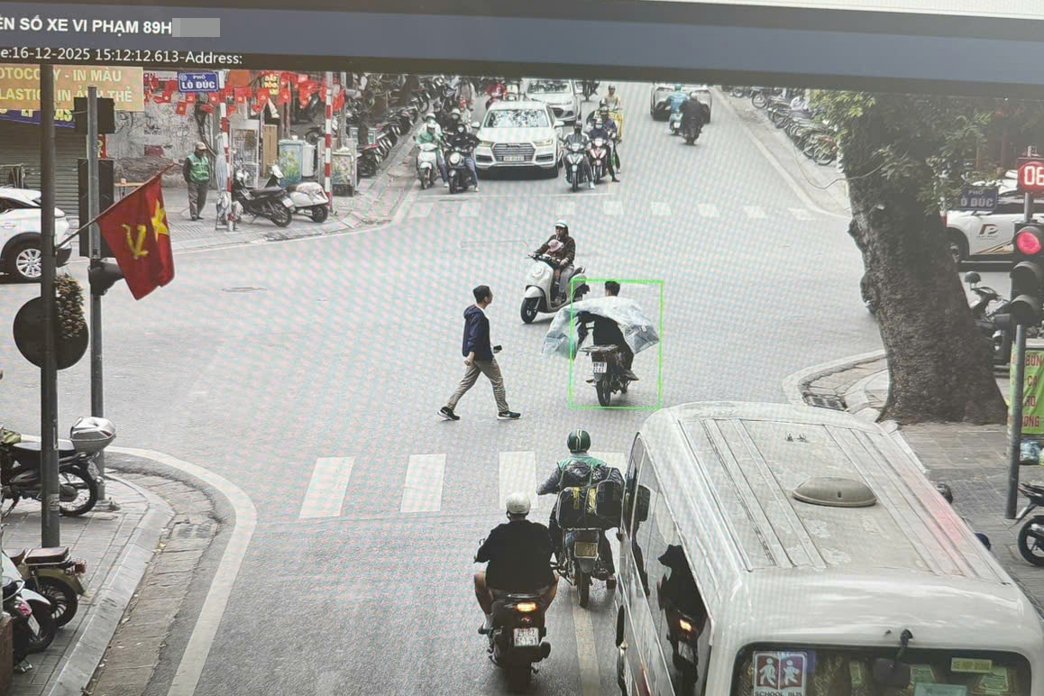 H&agrave; Nội: H&igrave;nh ảnh h&agrave;ng loạt &ocirc; t&ocirc;, xe m&aacute;y vi phạm bị camera AI "bắt quả tang"- Ảnh 7.