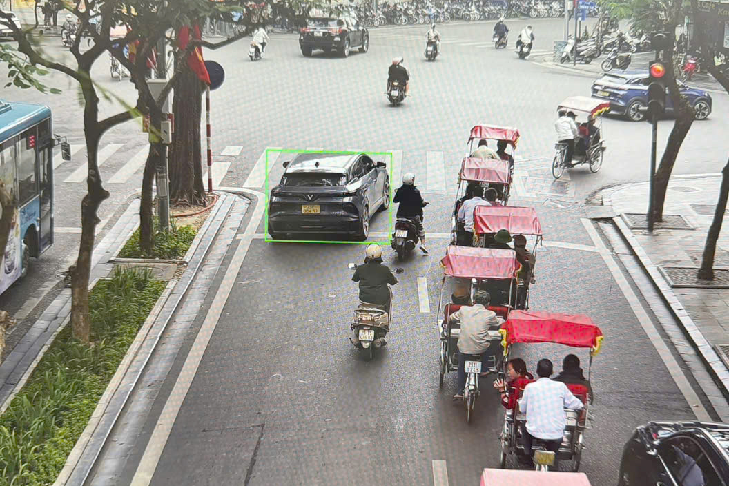 H&agrave; Nội: H&igrave;nh ảnh h&agrave;ng loạt &ocirc; t&ocirc;, xe m&aacute;y vi phạm bị camera AI "bắt quả tang"- Ảnh 9.
