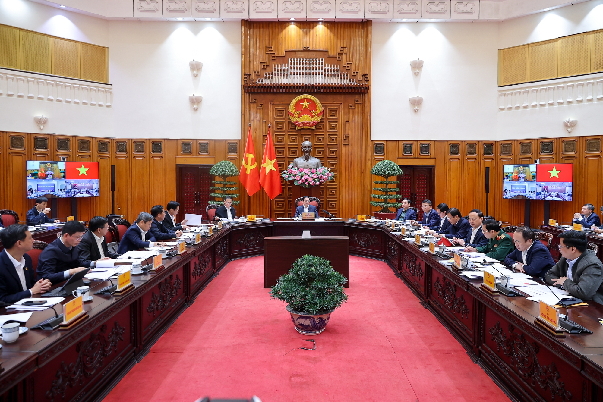 Khởi c&ocirc;ng, kh&aacute;nh th&agrave;nh c&ocirc;ng tr&igrave;nh ch&agrave;o mừng Đại hội Đảng phải trang trọng, hiệu quả- Ảnh 1.