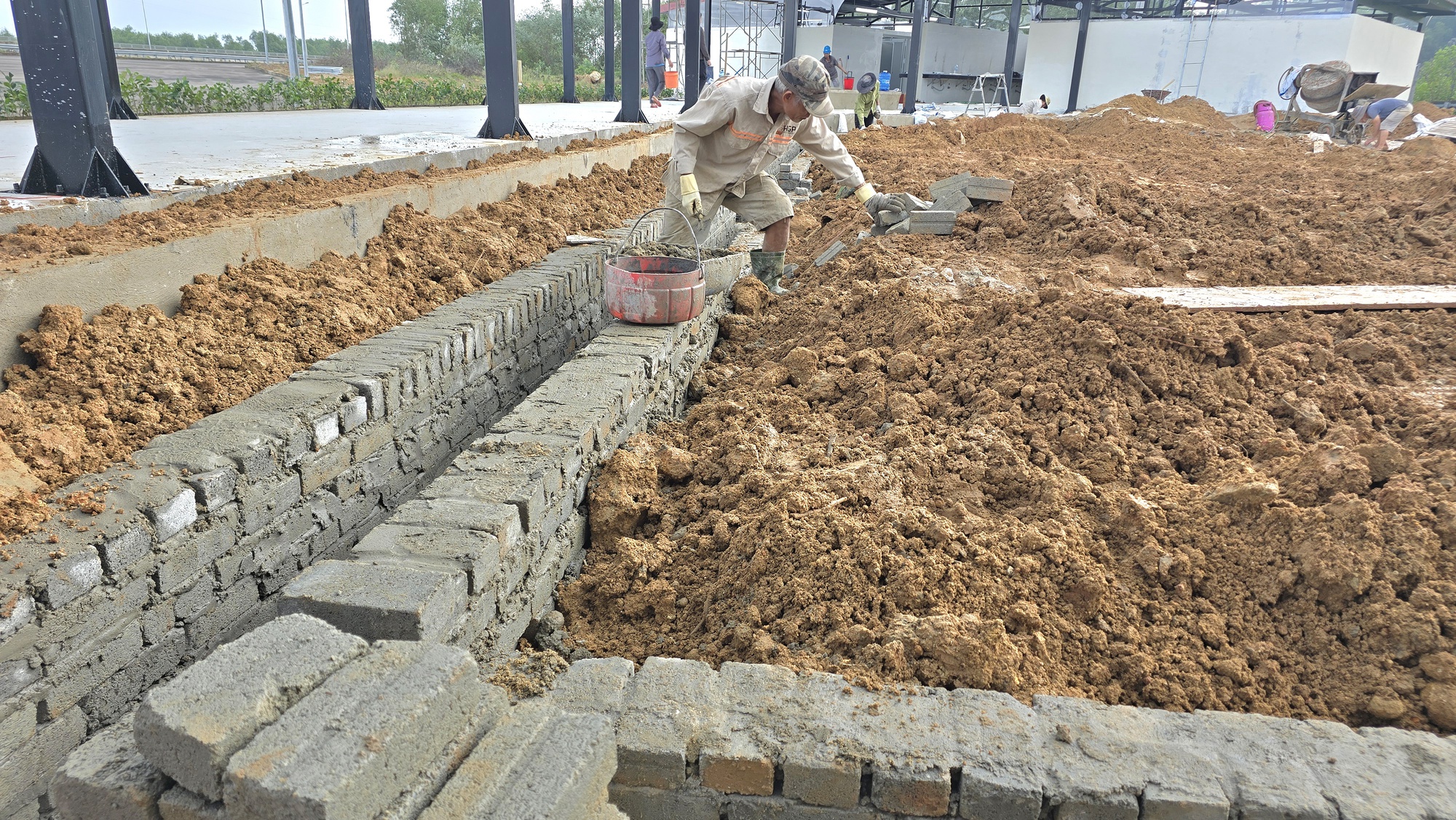 Hai điểm dừng xe đầu ti&ecirc;n tr&ecirc;n cao tốc Đ&agrave; Nẵng - Quảng Ng&atilde;i chuẩn bị khai th&aacute;c- Ảnh 5.