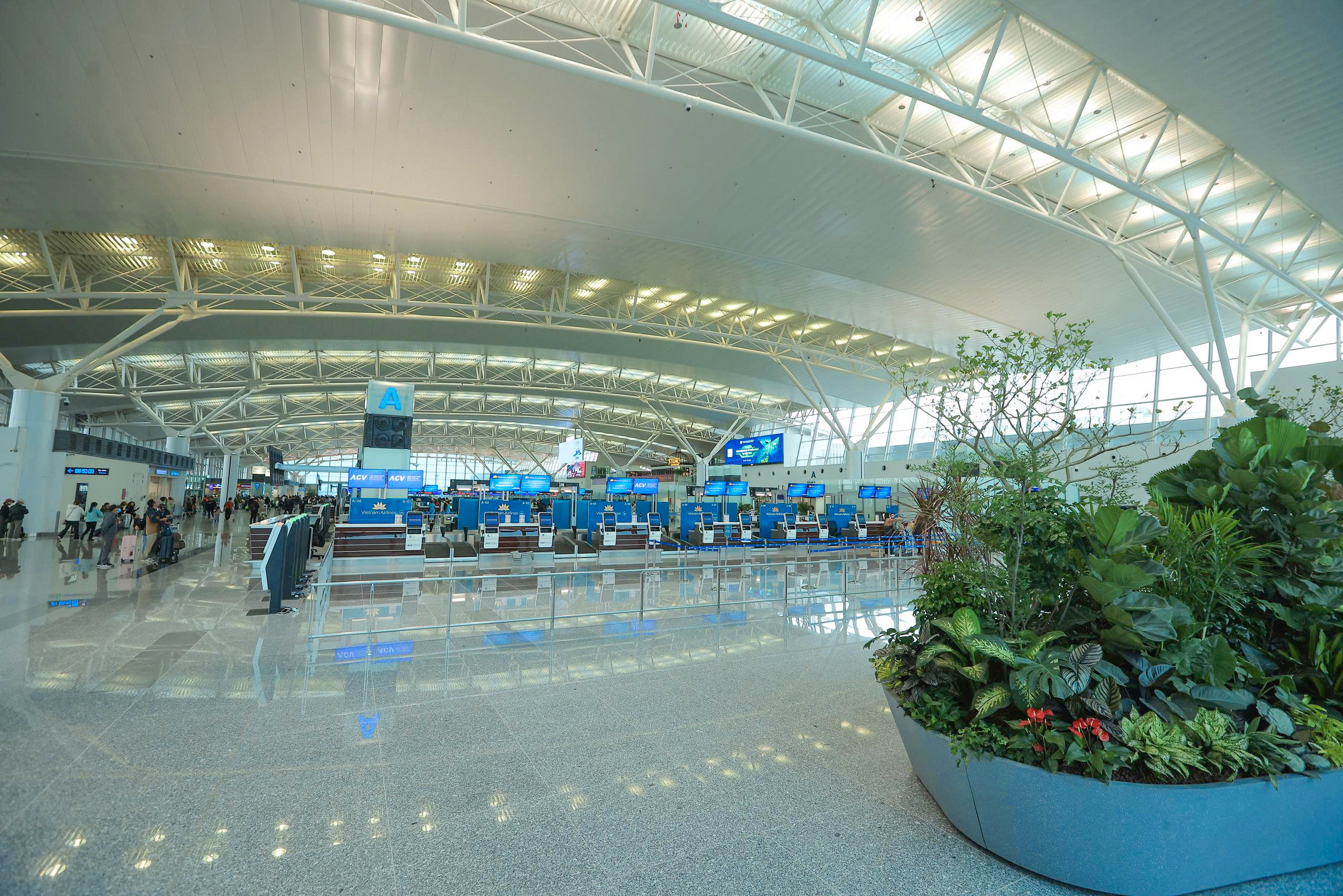 Toàn cảnh nhà ga T2 Nội Bài mở rộng trước ngày đưa vào khai thác- Ảnh 1. Toàn cảnh nhà ga T2 Nội Bài mở rộng trước ngày đưa vào khai thác- Ảnh 1.