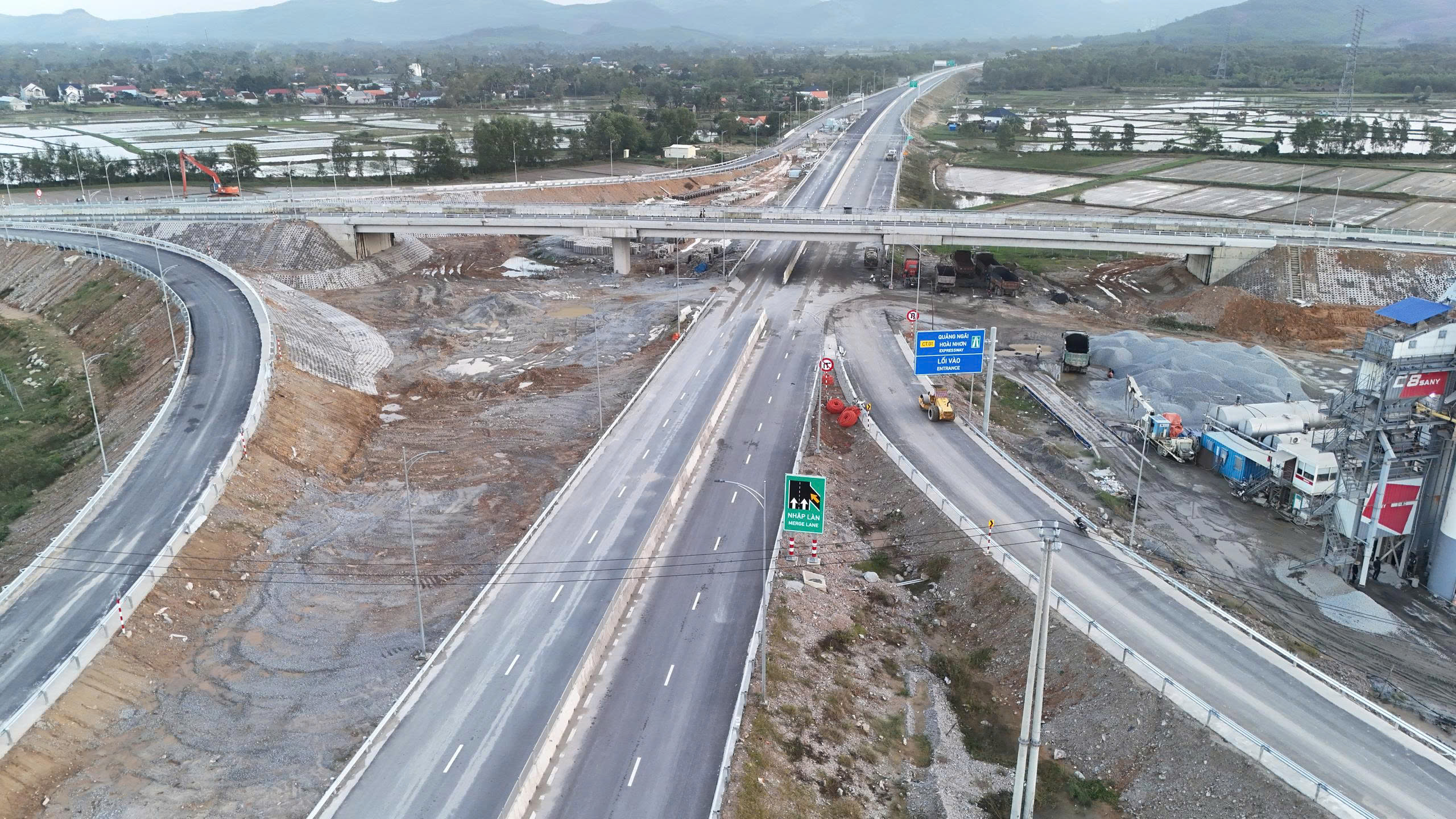 Khai th&aacute;c cao tốc Quảng Ng&atilde;i - Ho&agrave;i Nhơn từ ng&agrave;y 12/2, phương tiện di chuyển thế n&agrave;o?- Ảnh 3.