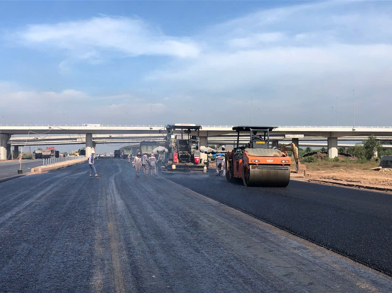 Nh&agrave; thầu cấp tập thi c&ocirc;ng th&ocirc;ng tuyến cao tốc Bi&ecirc;n H&ograve;a - Vũng T&agrave;u dịp 19/12- Ảnh 1.