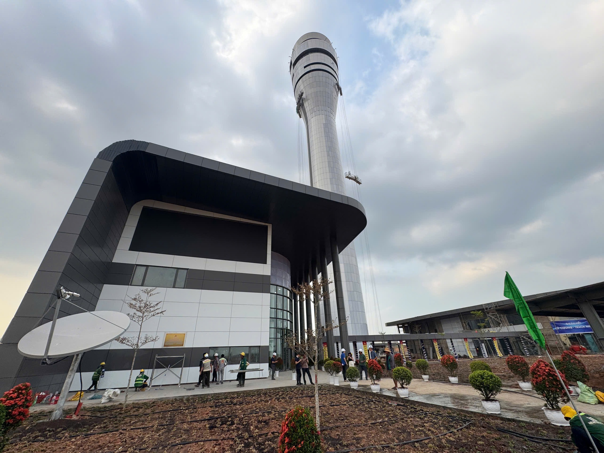 Thứ trưởng Phạm Minh Hà kiểm tra việc chuẩn bị cho sự kiện 19/12 tại sân bay Long Thành- Ảnh 4. Thứ trưởng Phạm Minh Hà kiểm tra việc chuẩn bị cho sự kiện 19/12 tại sân bay Long Thành- Ảnh 4.