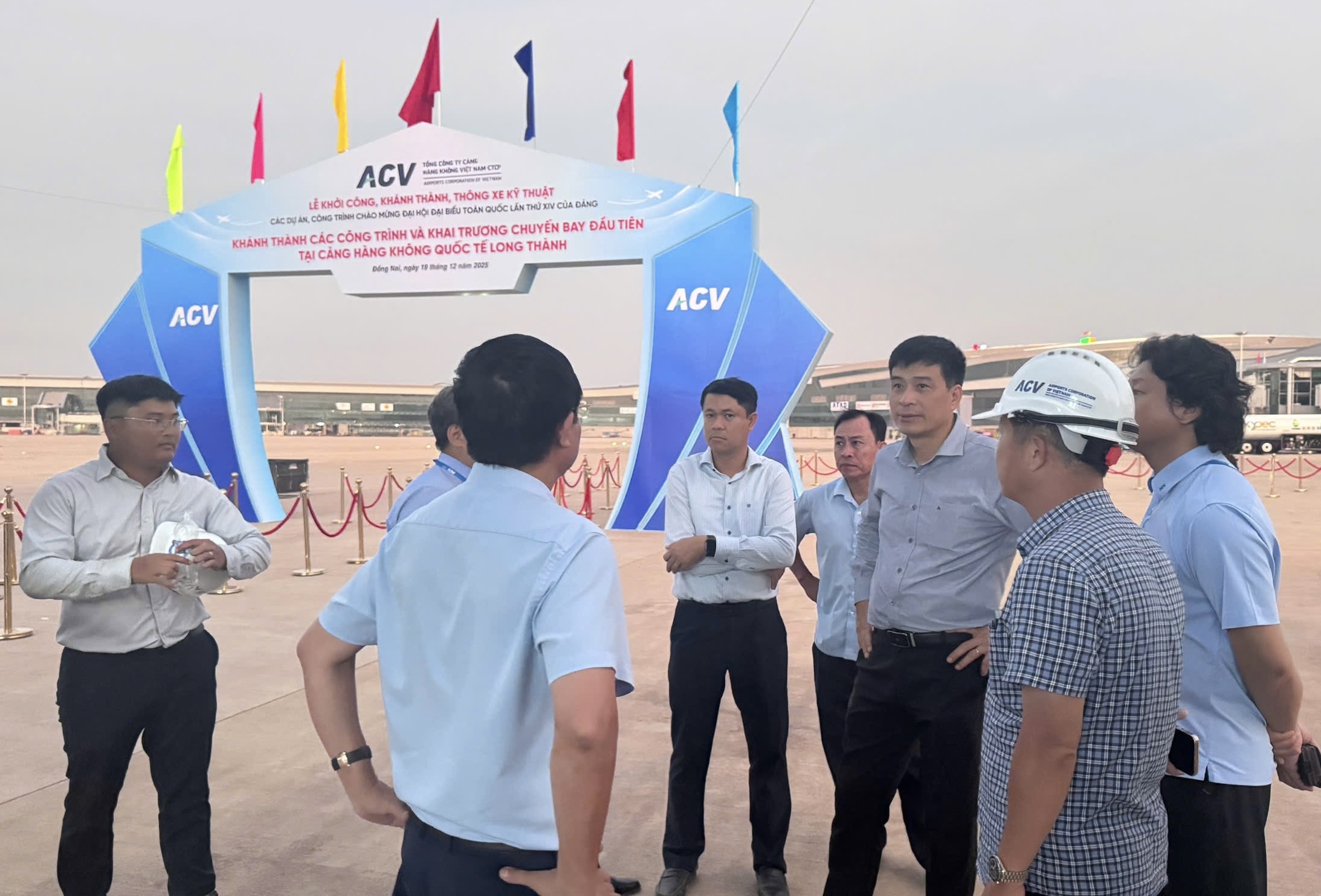 Thứ trưởng Phạm Minh Hà kiểm tra việc chuẩn bị cho sự kiện 19/12 tại sân bay Long Thành- Ảnh 2. Thứ trưởng Phạm Minh Hà kiểm tra việc chuẩn bị cho sự kiện 19/12 tại sân bay Long Thành- Ảnh 2.