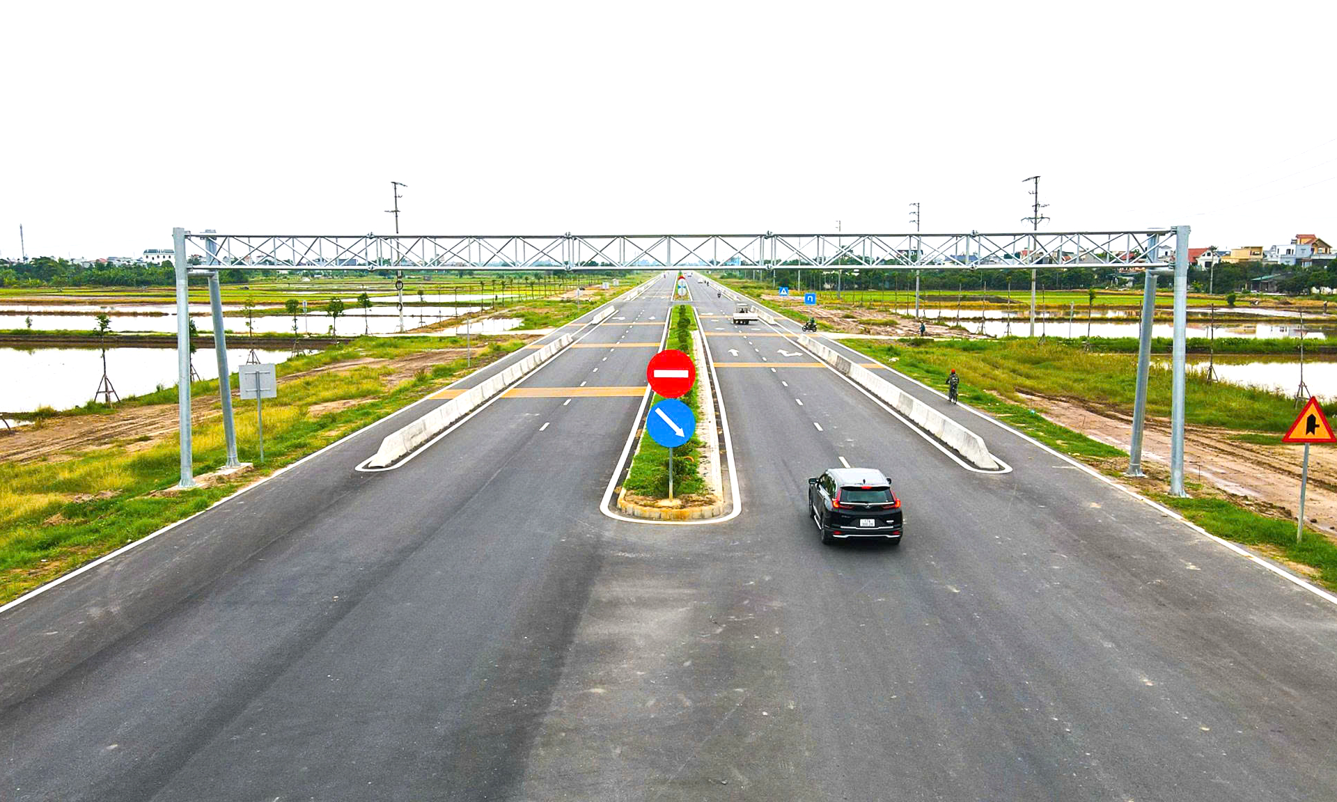 Hưng Yên đồng loạt khởi công nhiều dự án giao thông trọng điểm dịp 19/12- Ảnh 1. Hưng Yên đồng loạt khởi công nhiều dự án giao thông trọng điểm dịp 19/12- Ảnh 1.