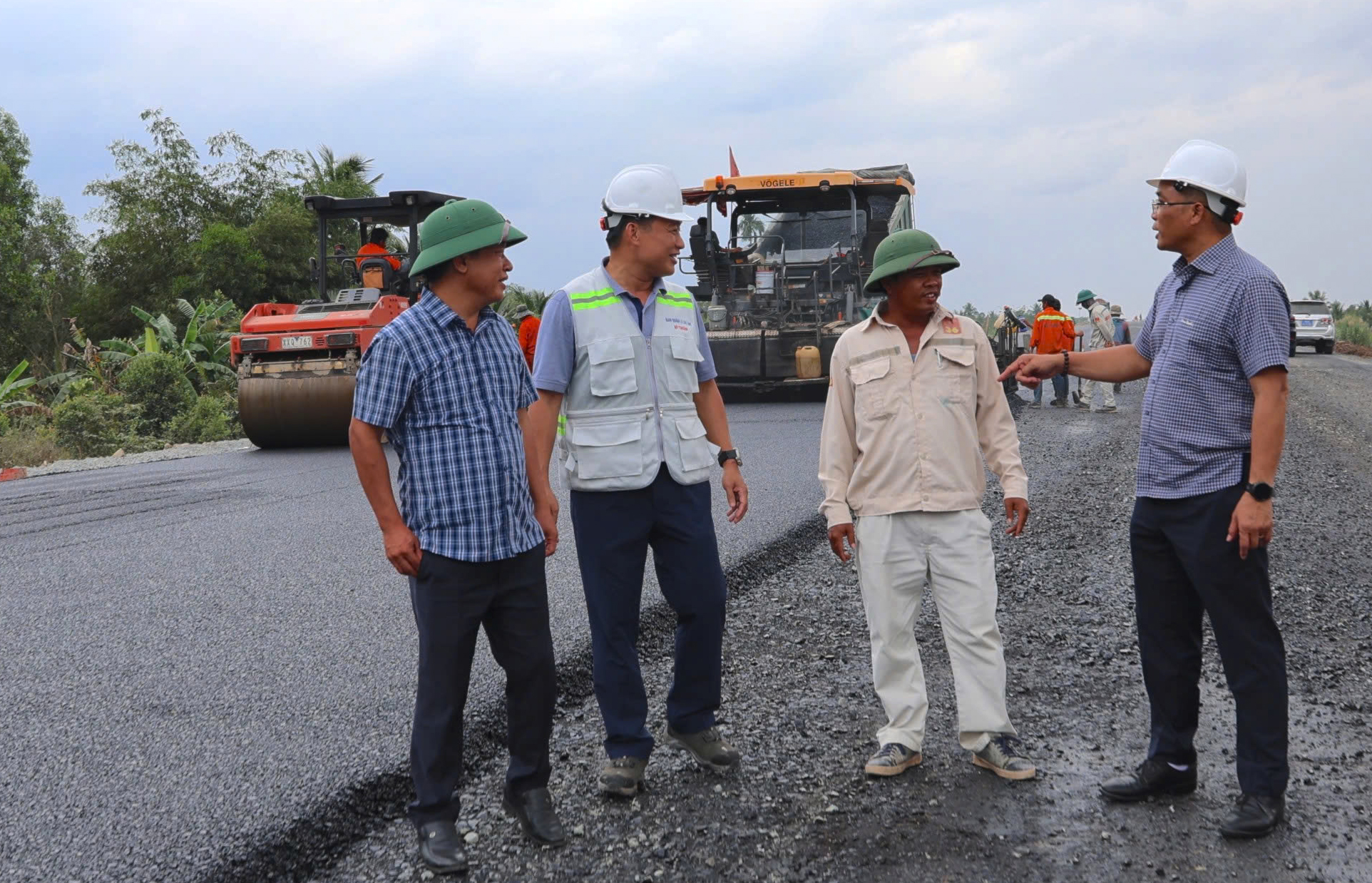 B&iacute; k&iacute;p để cao tốc Cần Thơ - C&agrave; Mau c&aacute;n đ&iacute;ch đ&uacute;ng hẹn- Ảnh 4.
