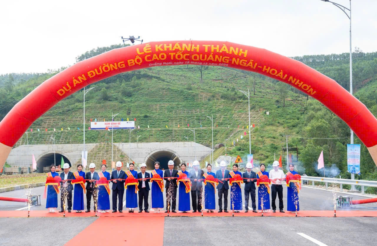 Dấu ấn Đèo Cả trong chuỗi dự án hạ tầng chiến lược cuối năm 2025- Ảnh 6. Dấu ấn Đèo Cả trong chuỗi dự án hạ tầng chiến lược cuối năm 2025- Ảnh 6.