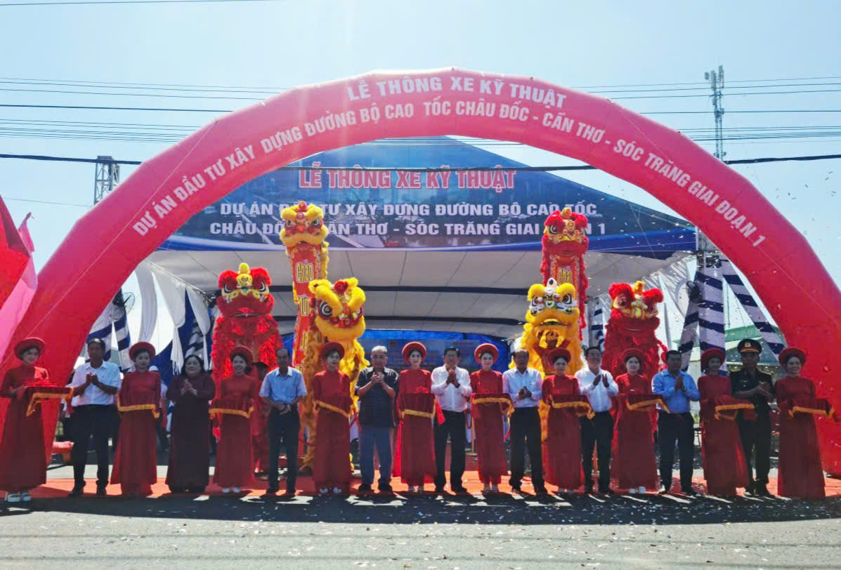 Th&ocirc;ng xe kỹ thuật cao tốc Ch&acirc;u Đốc - Cần Thơ - S&oacute;c Trăng đoạn qua An Giang- Ảnh 1.