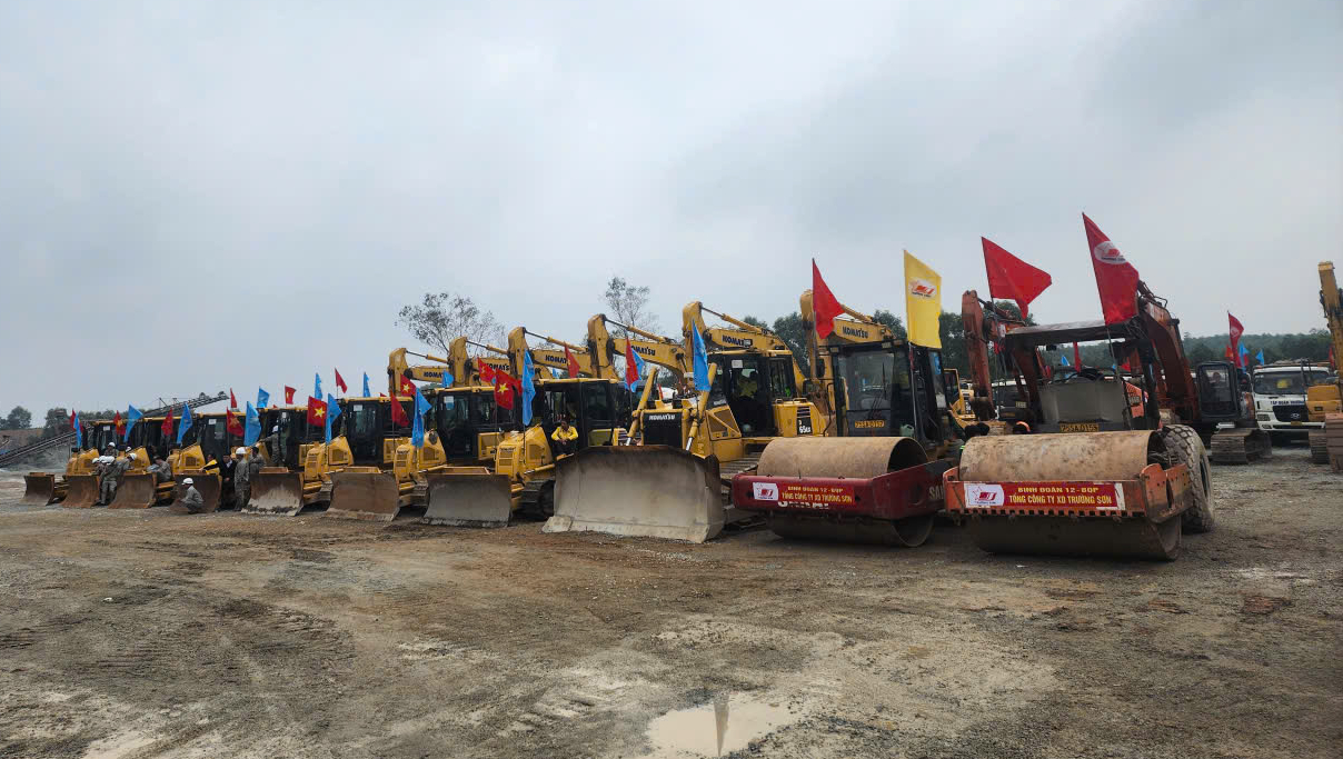 Quảng Trị - Huế: Khởi c&ocirc;ng dự &aacute;n mở rộng cao tốc Cam Lộ - La Sơn v&agrave; dự &aacute;n NOXH- Ảnh 2.