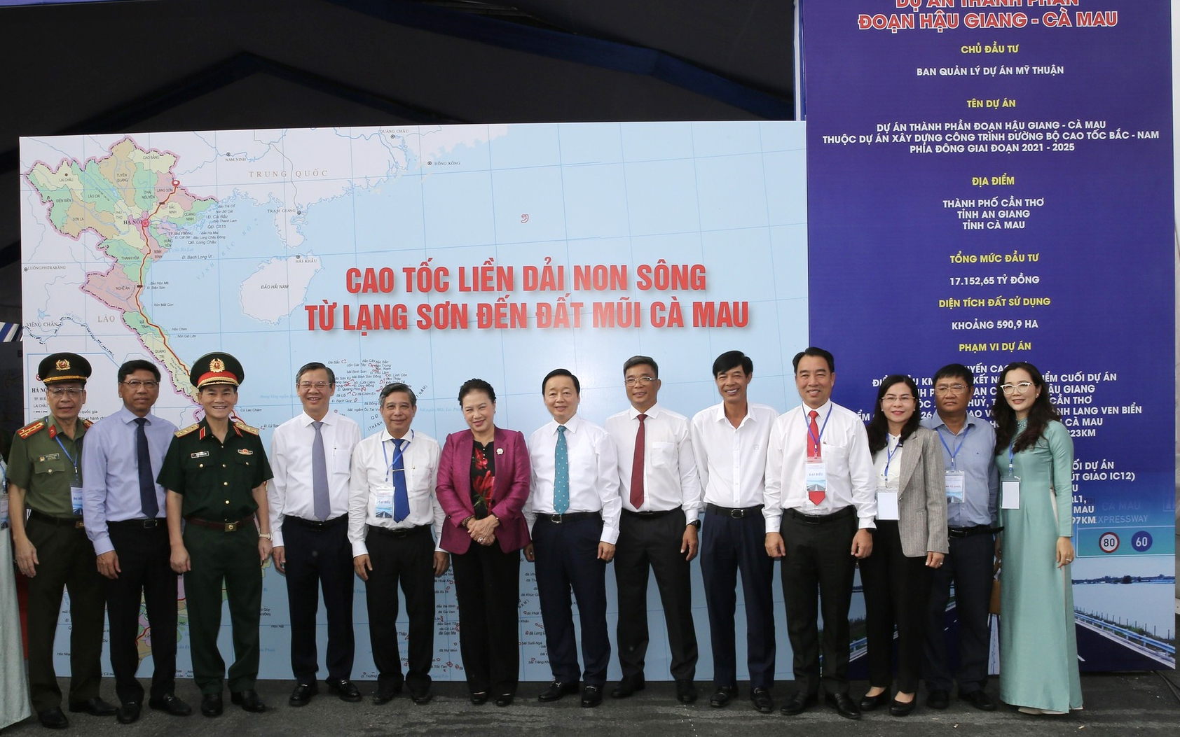 "Hai lúa" Cần Thơ làm du lịch- Ảnh 5. Cao tốc Cần Thơ-Cà Mau là công trình trọng điểm, kỳ vọng rất lớn của Chính phủ, người dân