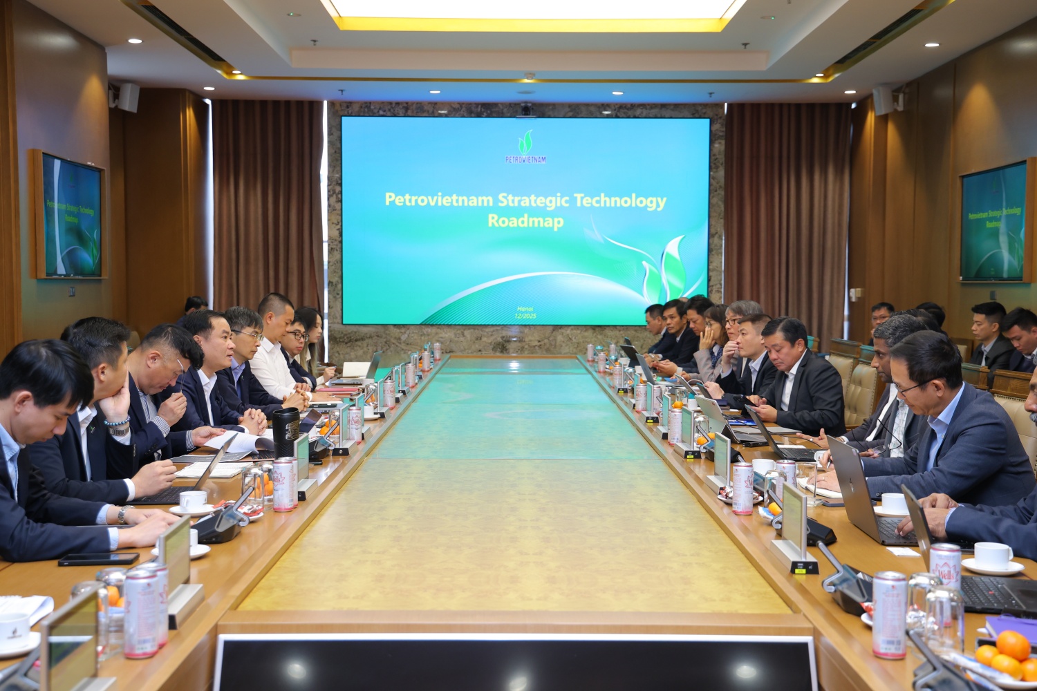 Petrovietnam tăng cường hợp tác công nghệ với Qualcomm và VNPT trong lĩnh vực năng lượng- Ảnh 1. Petrovietnam tăng cường hợp tác công nghệ với Qualcomm và VNPT trong lĩnh vực năng lượng- Ảnh 1.