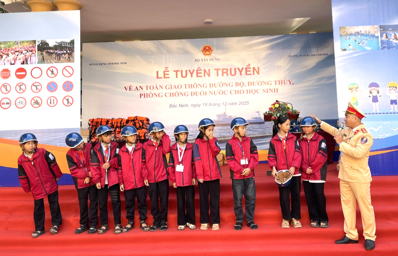 Bộ Xây dựng tổ chức tuyên truyền an toàn giao thông cho học sinh tại Bắc Ninh- Ảnh 4. Bộ Xây dựng tổ chức tuyên truyền an toàn giao thông cho học sinh tại Bắc Ninh- Ảnh 4.