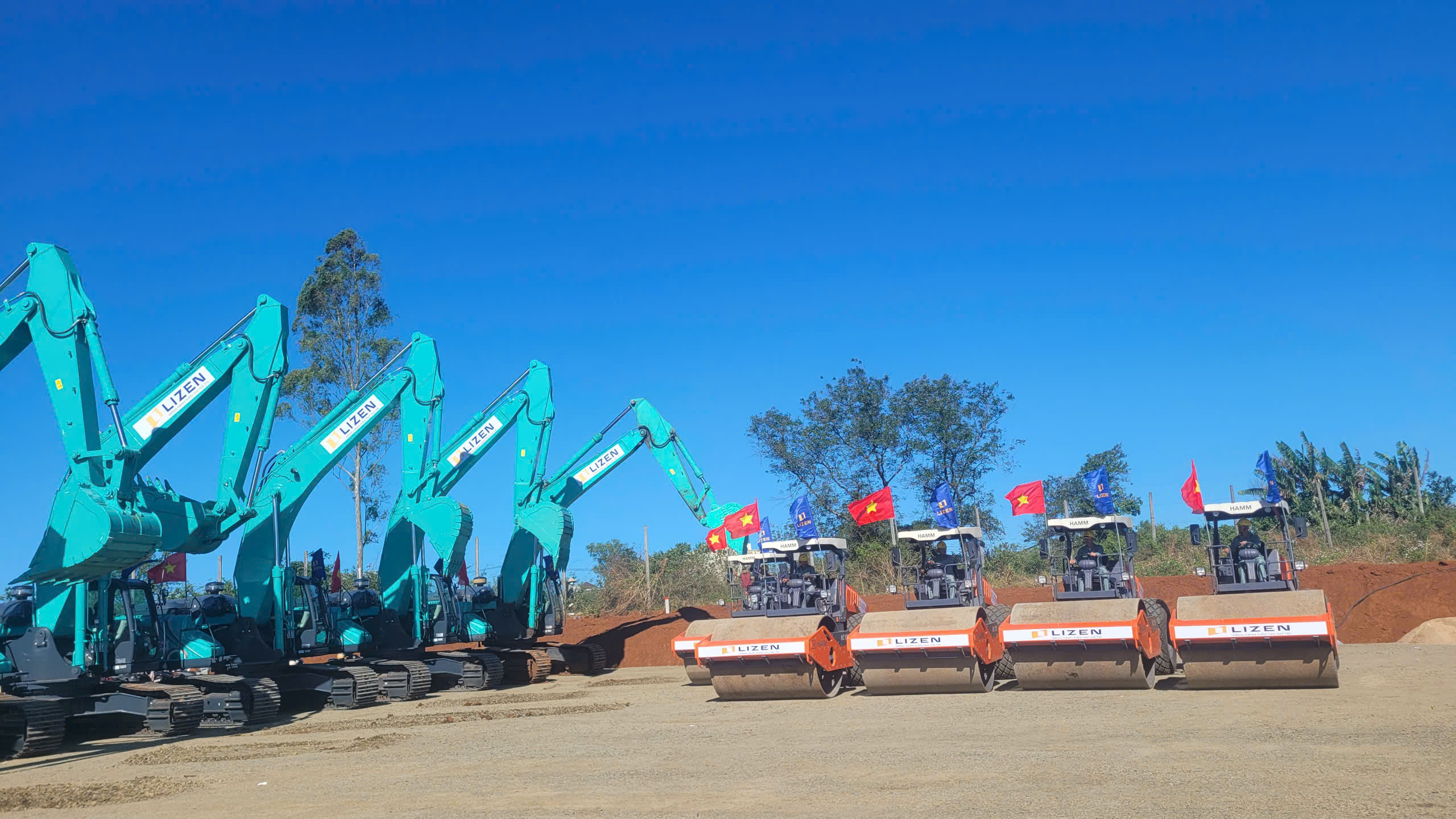 Ph&oacute; Thủ tướng Hồ Quốc Dũng nhấn n&uacute;t khởi c&ocirc;ng cao tốc hơn 43.000 tỷ đồng qua Gia Lai- Ảnh 2.