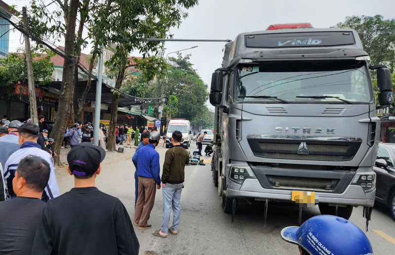 Nạn nh&acirc;n vụ tai nạn l&agrave; cụ &ocirc;ng 79 tuổi, vừa đi kh&aacute;m bệnh, đang tr&ecirc;n đường về nh&agrave;.