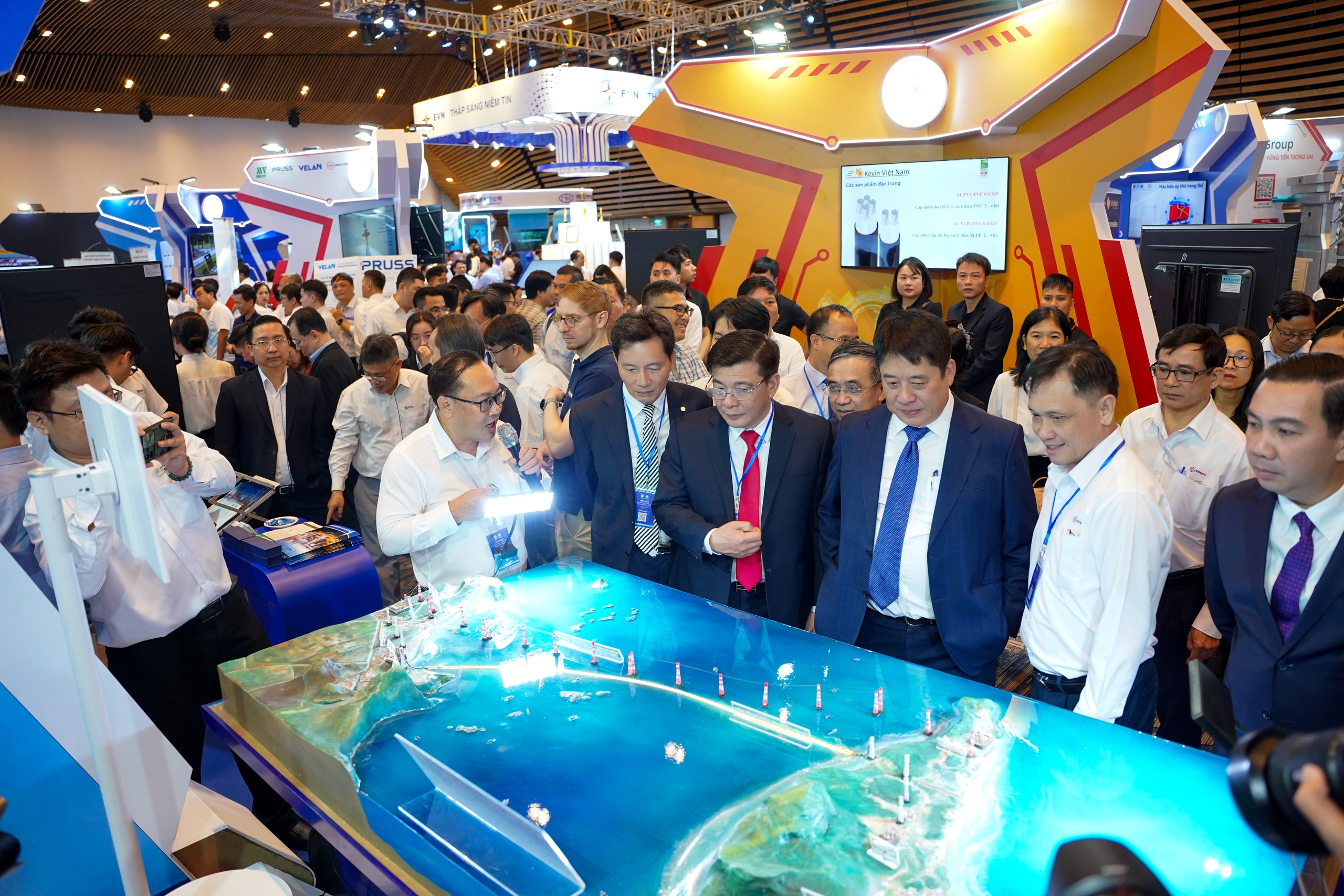 EVNSPC g&acirc;y ấn tượng tại Hội nghị khoa học c&ocirc;ng nghệ ng&agrave;nh Điện lực to&agrave;n quốc- Ảnh 2.