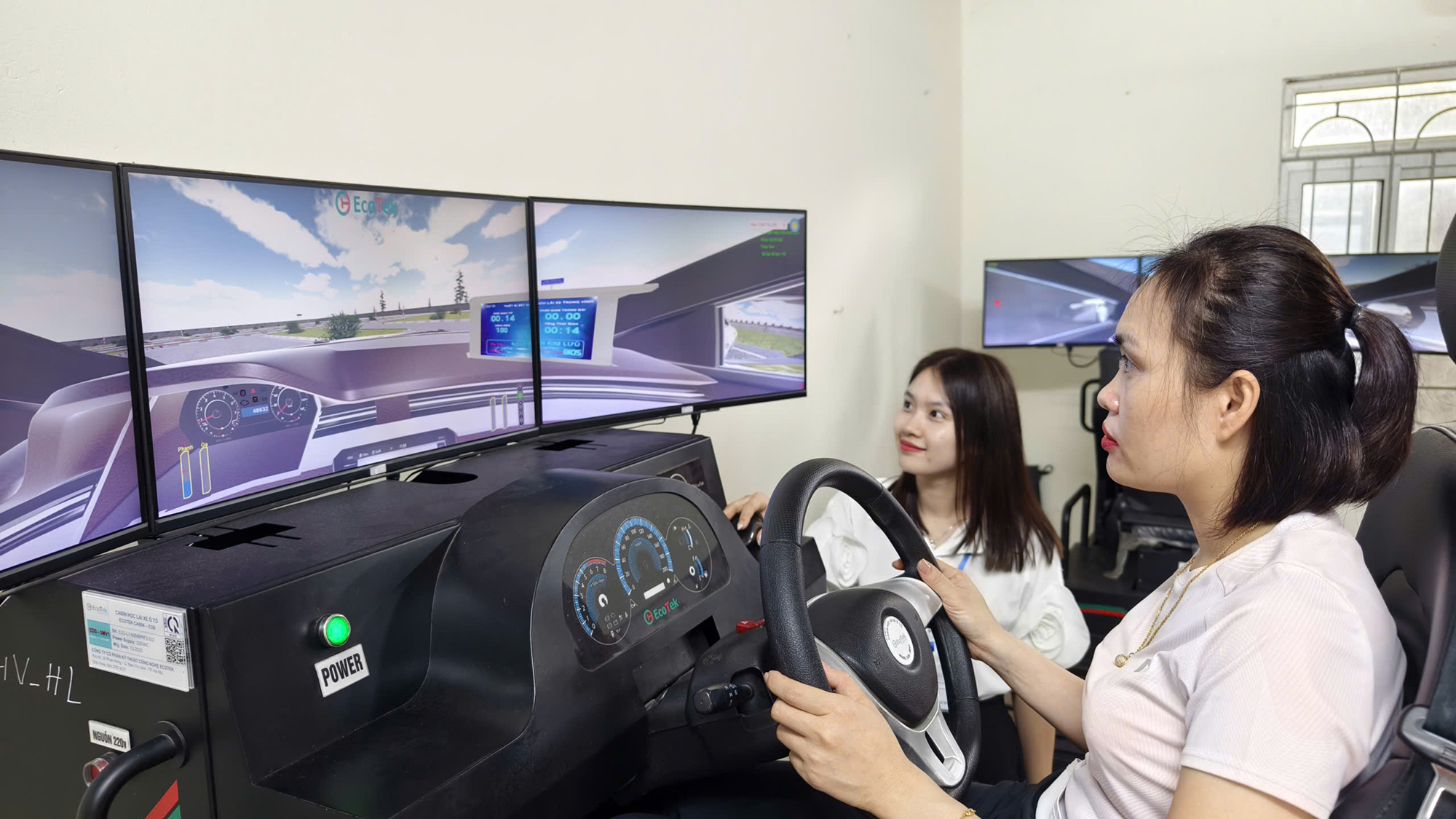 Vì sao đề xuất bỏ thi mô phỏng lái ô tô?- Ảnh 2. Vì sao đề xuất bỏ thi mô phỏng lái ô tô?- Ảnh 2.