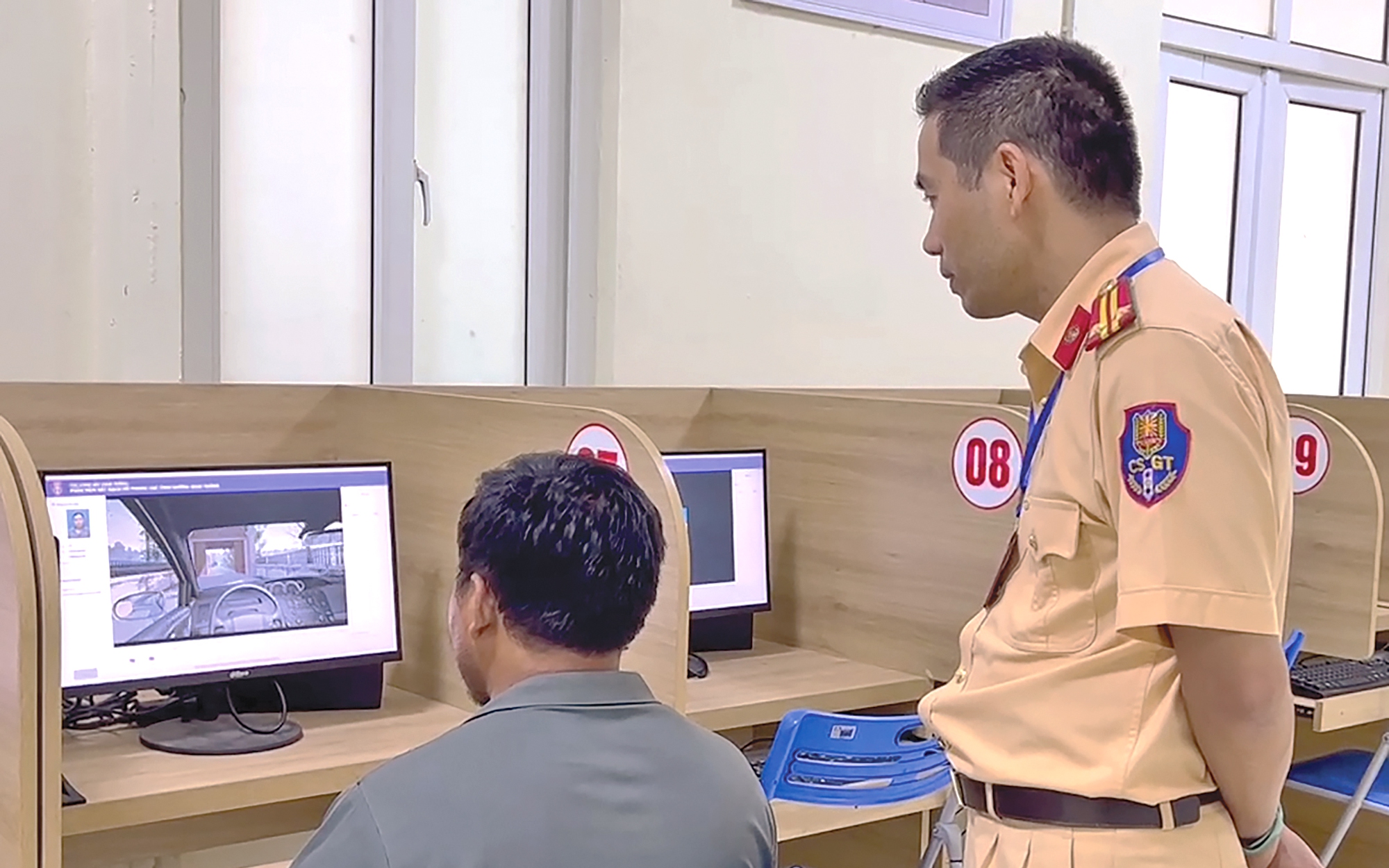 Bỏ thi m&ocirc; phỏng s&aacute;t hạch l&aacute;i xe: Học vi&ecirc;n tại c&aacute;c tỉnh miền Trung giảm &aacute;p lực - Ảnh 5.