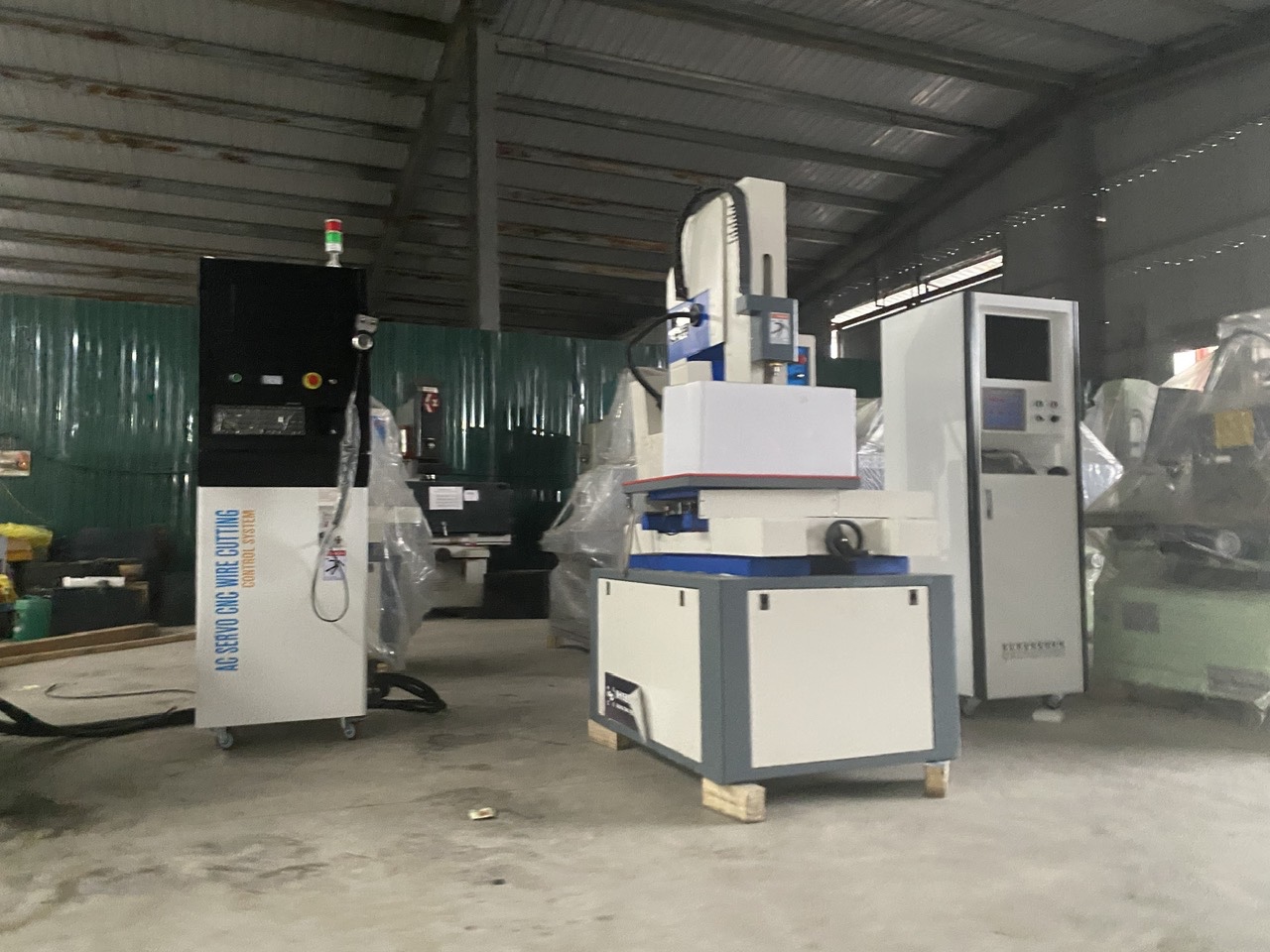 Hải quan cảnh b&aacute;o nhiều vụ tuồn m&aacute;y m&oacute;c đ&atilde; qua sử dụng v&agrave;o Việt Nam bị khởi tố- Ảnh 1.