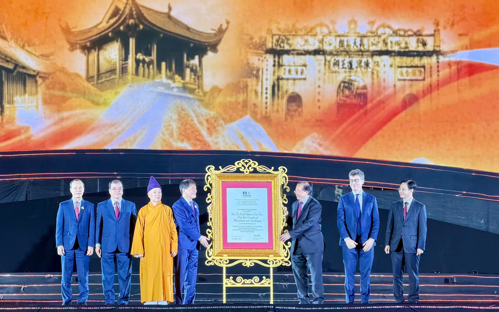 Y&ecirc;n Tử - Vĩnh Nghi&ecirc;m - C&ocirc;n Sơn, Kiếp Bạc đ&oacute;n nhận Bằng ghi danh Di sản Văn h&oacute;a Thế giới