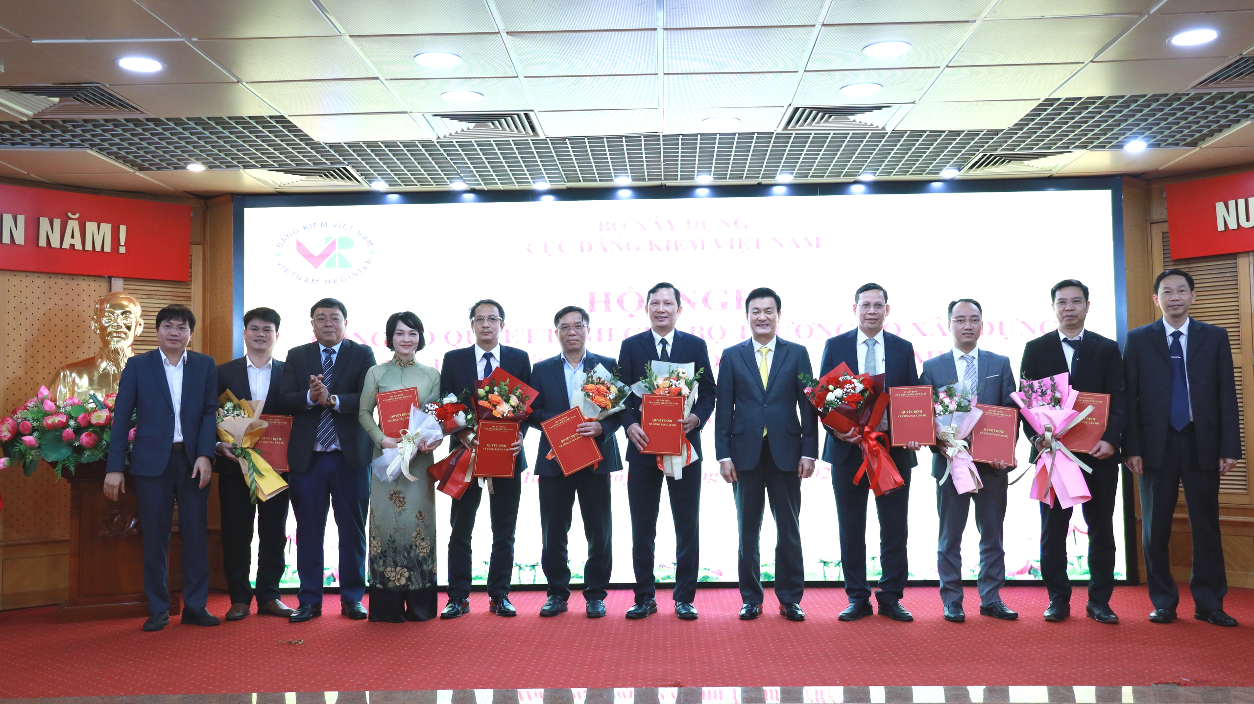 Tổ chức lại Cục Đăng kiểm Việt Nam: Giảm đầu mối, tăng hiệu quả quản lý- Ảnh 4. Tổ chức lại Cục Đăng kiểm Việt Nam: Giảm đầu mối, tăng hiệu quả quản lý- Ảnh 4.