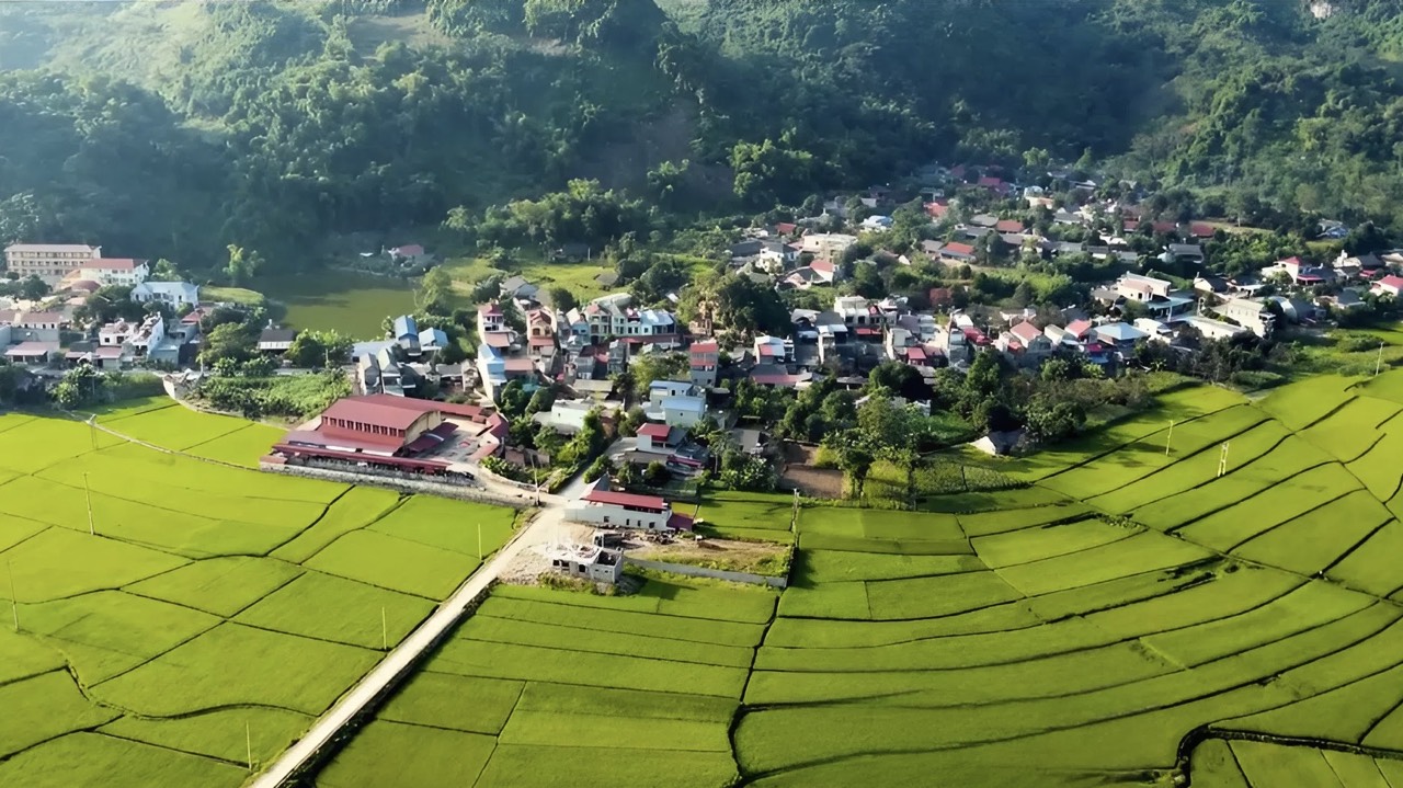 Phụ nữ T&agrave;y dẫn nhịp du lịch cộng đồng v&ugrave;ng đệm Ba Bể- Ảnh 1.