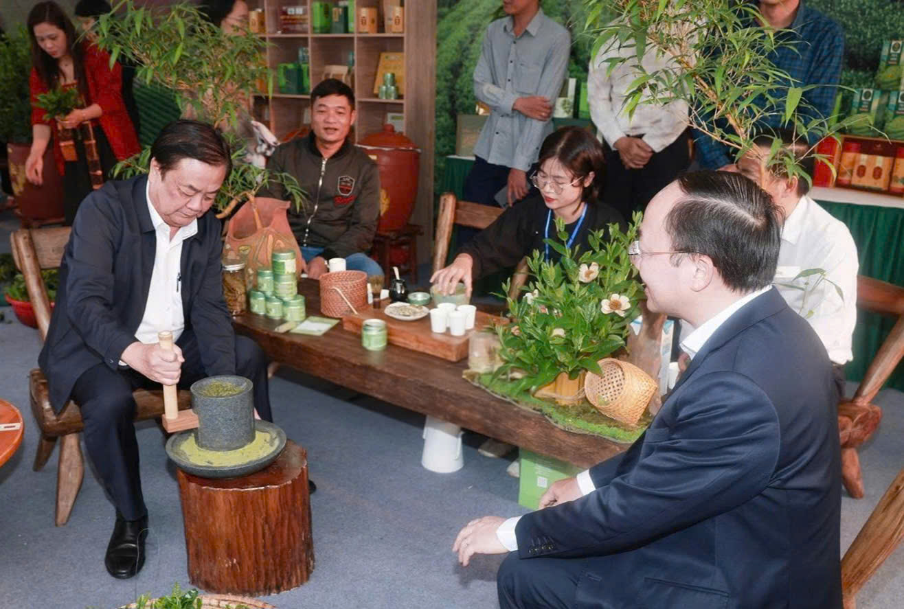 Hương sắc không gian trà, định danh “thủ phủ chè” Thái Nguyên- Ảnh 3. Hương sắc không gian trà, định danh “thủ phủ chè” Thái Nguyên- Ảnh 3.