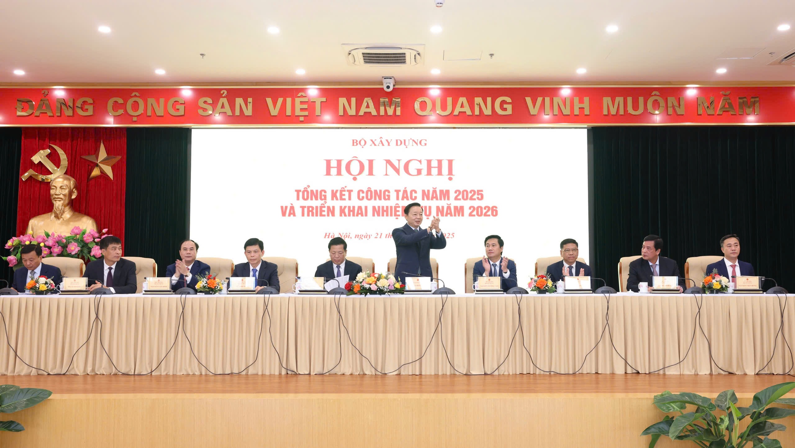 Bộ X&acirc;y dựng tạo đột ph&aacute; hạ tầng: Khởi c&ocirc;ng 15 dự &aacute;n, ho&agrave;n th&agrave;nh 38 dự &aacute;n trong năm 2025- Ảnh 1.