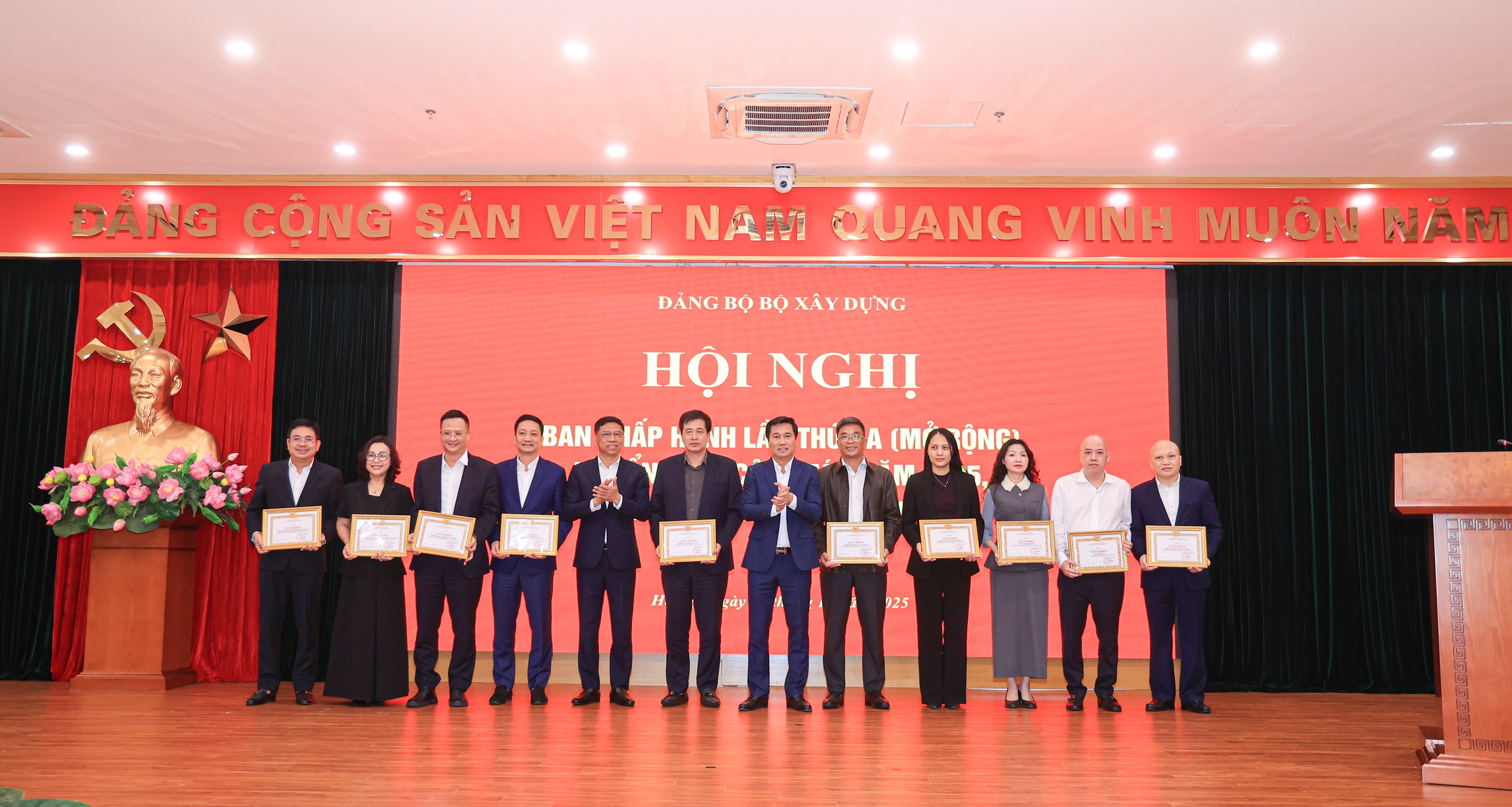 Đảng bộ Bộ Xây dựng triển khai đồng bộ, toàn diện nhiệm vụ năm 2026- Ảnh 2. Đảng bộ Bộ Xây dựng triển khai đồng bộ, toàn diện nhiệm vụ năm 2026- Ảnh 2.