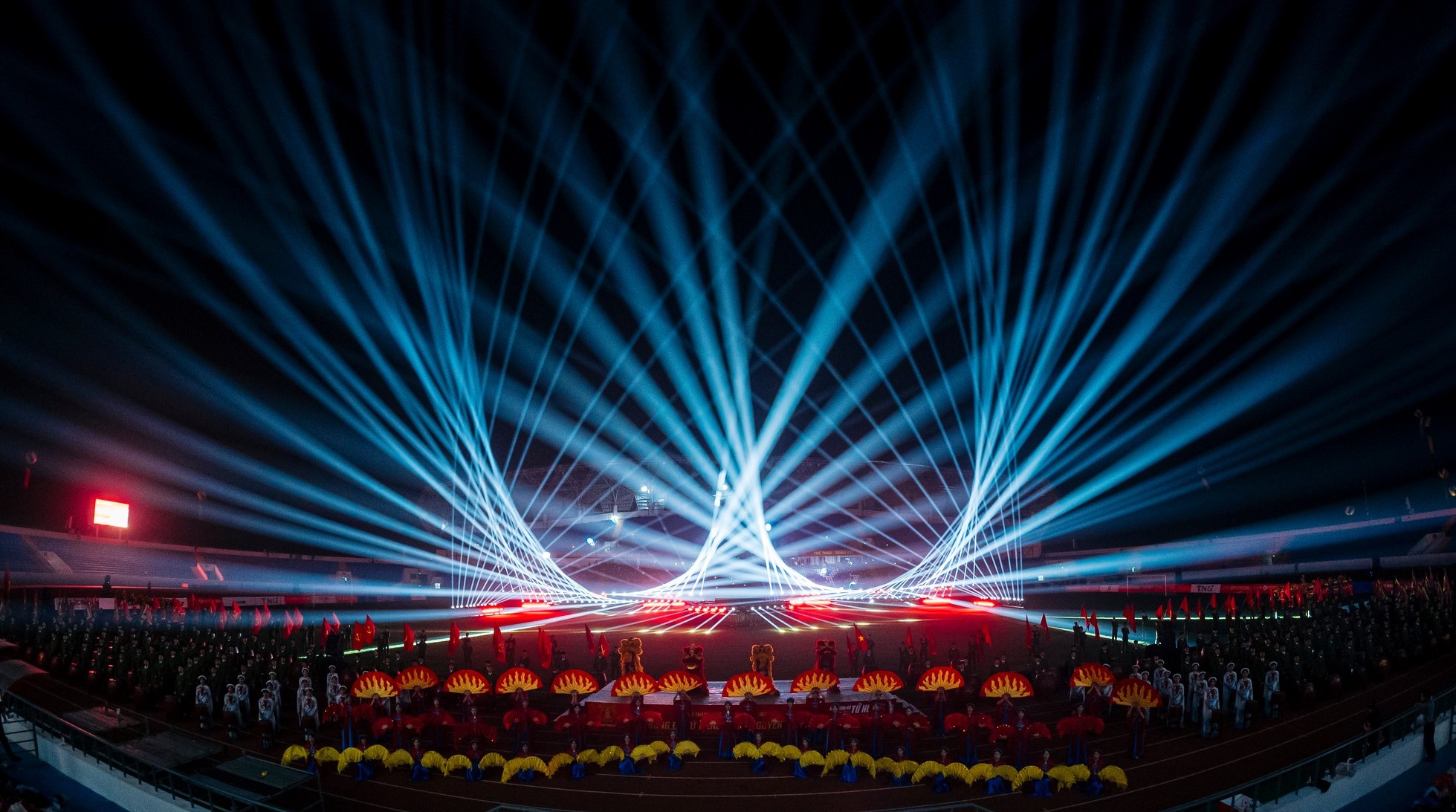 Th&aacute;i Nguy&ecirc;n rực s&aacute;ng trong đ&ecirc;m khai mạc Giải Tứ h&ugrave;ng 2025- Ảnh 5.