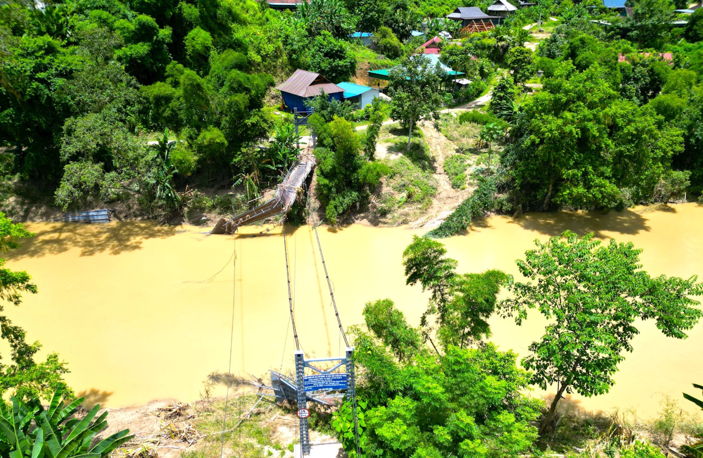 Nghệ An: Người dân vùng cao mong sớm có cầu treo qua sông qua suối- Ảnh 2. Nghệ An: Người dân vùng cao mong sớm có cầu treo qua sông qua suối- Ảnh 2.