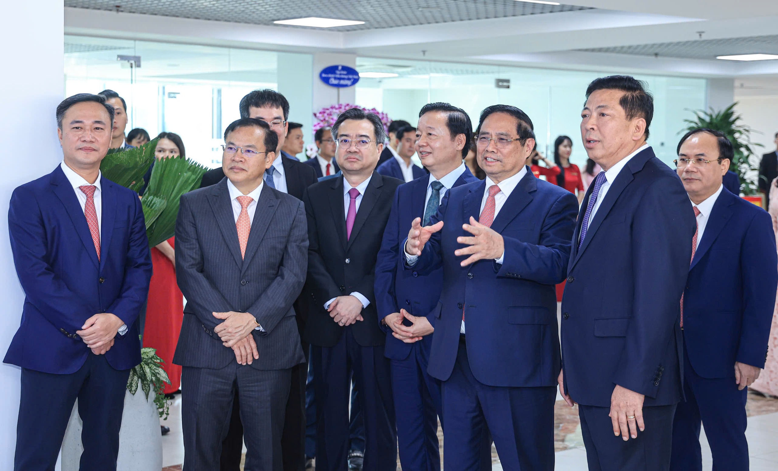 Thủ tướng: Bộ Xây dựng thực hiện “5 bảo đảm, 6 đột phá” để đạt kết quả cao hơn- Ảnh 2. Thủ tướng: Bộ Xây dựng thực hiện “5 bảo đảm, 6 đột phá” để đạt kết quả cao hơn- Ảnh 2.