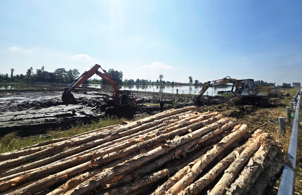 Người d&acirc;n phấn khởi ng&agrave;y đầu cao tốc Cần Thơ - Hậu Giang đưa v&agrave;o khai th&aacute;c- Ảnh 5.