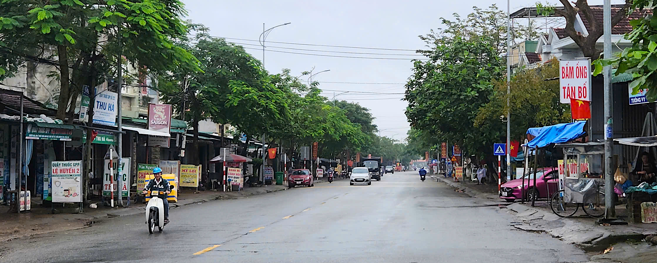 Tháo điểm nghẽn giao thông trên tuyến đường huyết mạch nối Đông - Tây Quảng Ngãi- Ảnh 1. Tháo điểm nghẽn giao thông trên tuyến đường huyết mạch nối Đông - Tây Quảng Ngãi- Ảnh 1.