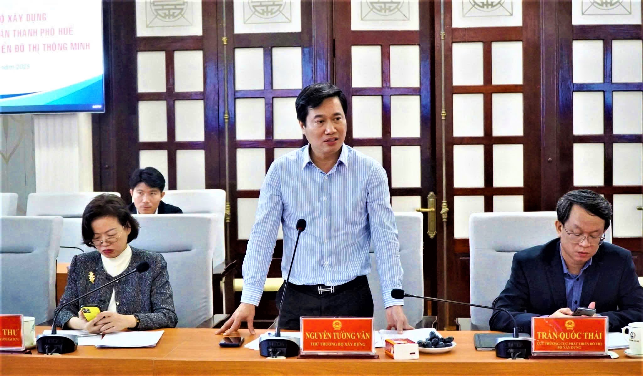 Thứ trưởng Nguyễn Tường Văn: Huế ph&aacute;t triển đ&ocirc; thị th&ocirc;ng minh gắn với quy hoạch v&agrave; di sản- Ảnh 1.