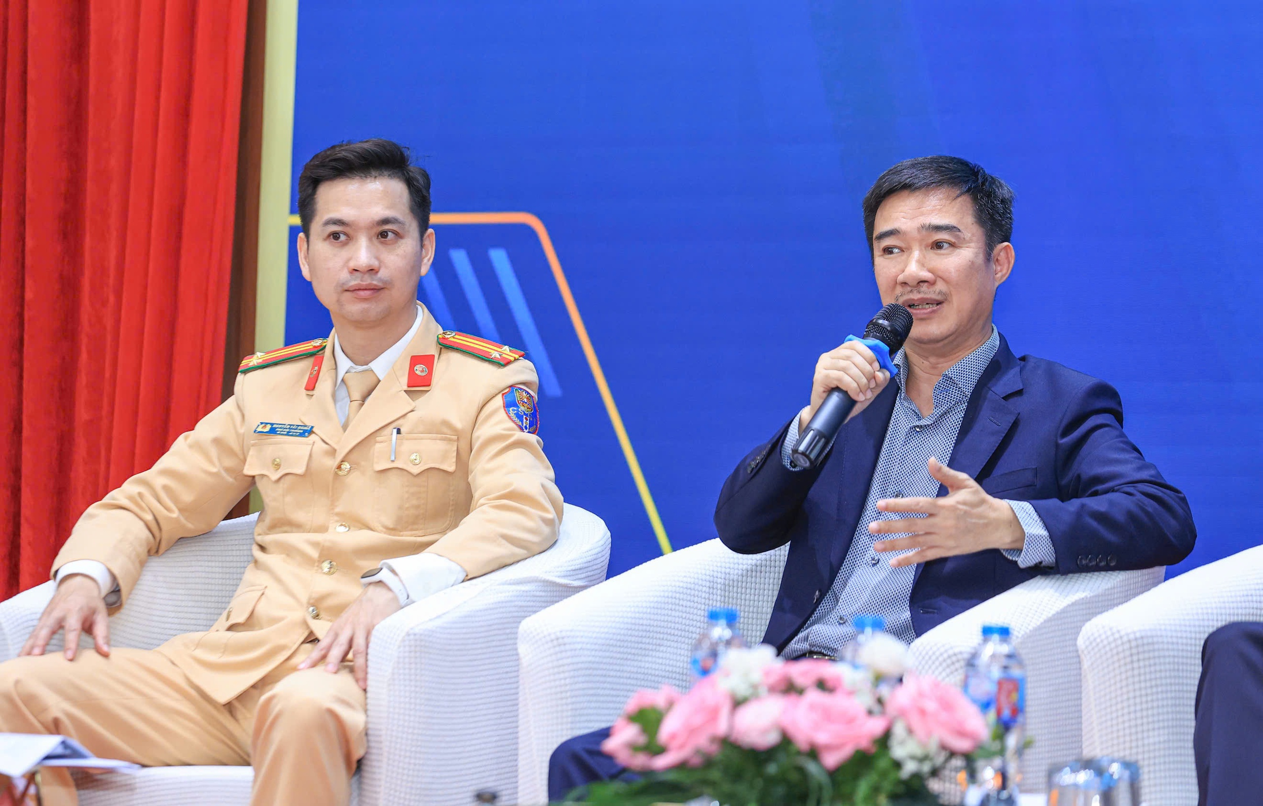 T&agrave;i xế c&ocirc;ng nghệ li&ecirc;n tục vượt &ldquo;lằn ranh&rdquo; an to&agrave;n- Ảnh 1.