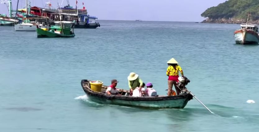 Sống theo m&ugrave;a gi&oacute;...- Ảnh 2.