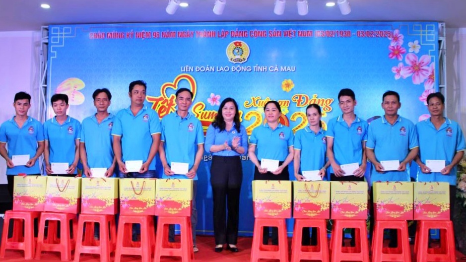 Nhiều hoạt động chăm lo Tết 2026 cho người lao động ở Cà Mau- Ảnh 1. Nhiều hoạt động chăm lo Tết 2026 cho người lao động ở Cà Mau- Ảnh 1.