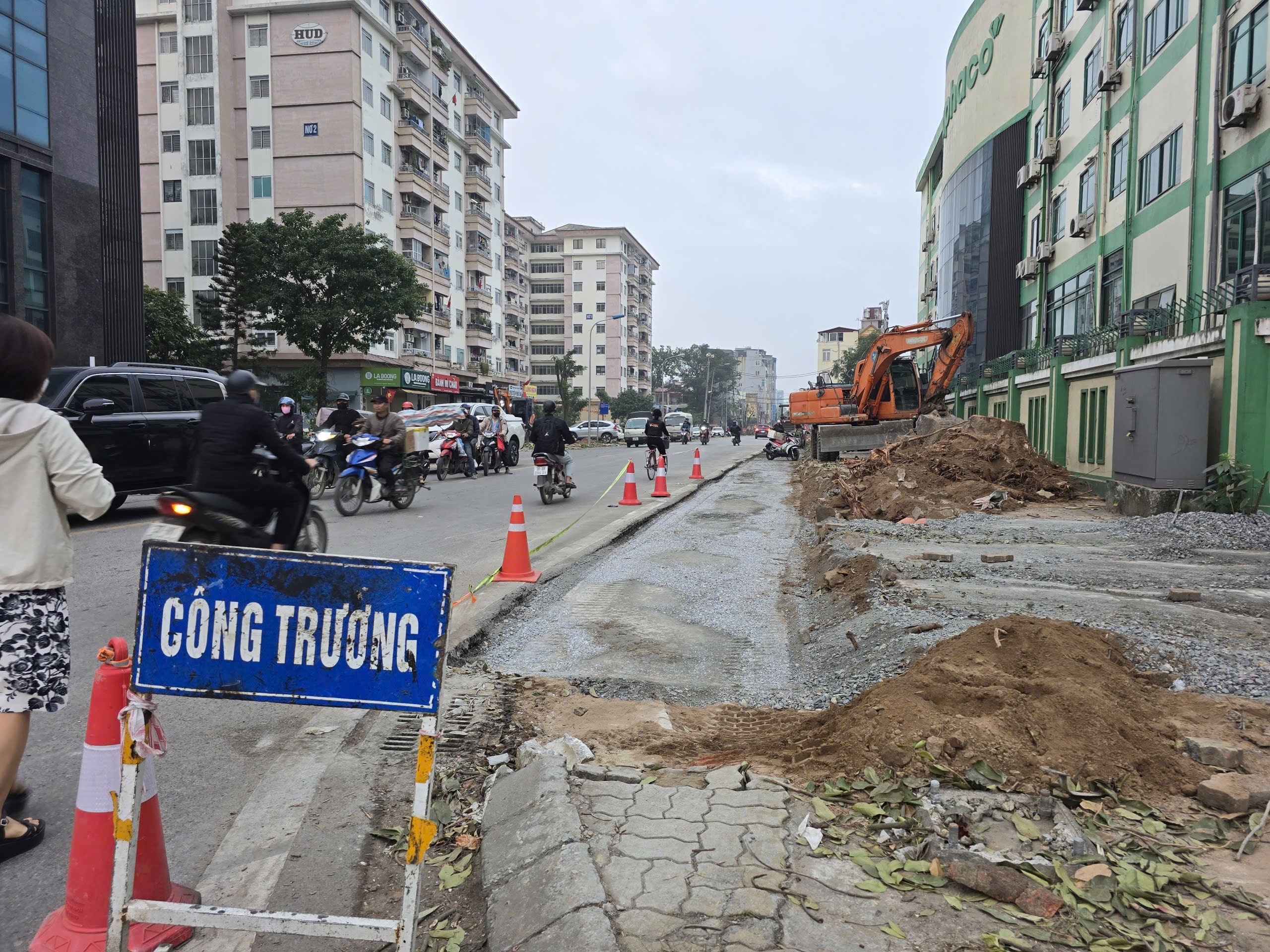H&agrave; Nội khẩn trương mở rộng vỉa h&egrave;, giảm &ugrave;n tắc khu vực Bến xe Nước Ngầm- Ảnh 2.