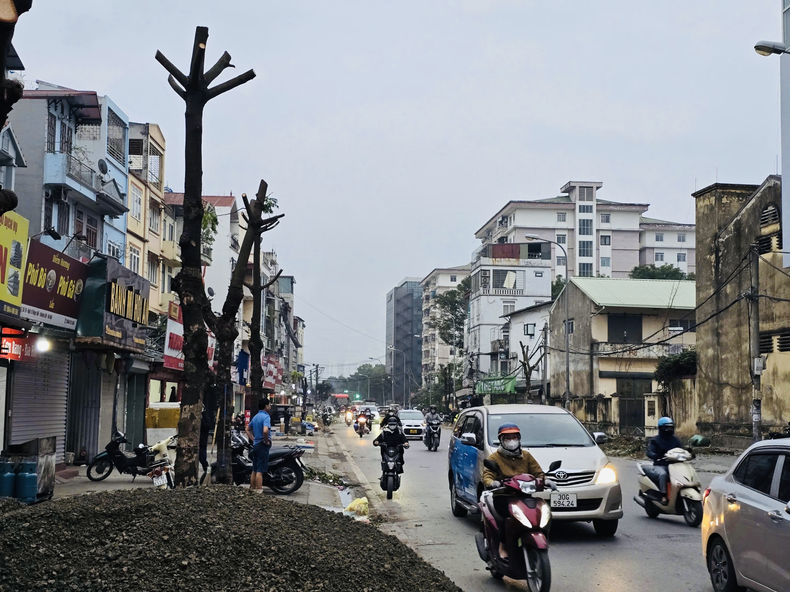 H&agrave; Nội khẩn trương mở rộng vỉa h&egrave;, giảm &ugrave;n tắc khu vực Bến xe Nước Ngầm- Ảnh 8.