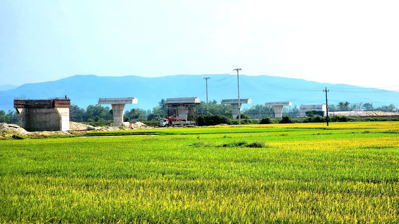 Quảng Ng&atilde;i chuẩn bị mặt bằng dự &aacute;n đường sắt tốc độ cao đến đ&acirc;u?- Ảnh 4.