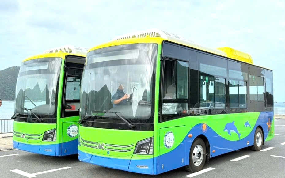 TP.HCM khai th&aacute;c tuyến xe bu&yacute;t điện c&ocirc;ng cộng đầu ti&ecirc;n tại đặc khu C&ocirc;n Đảo