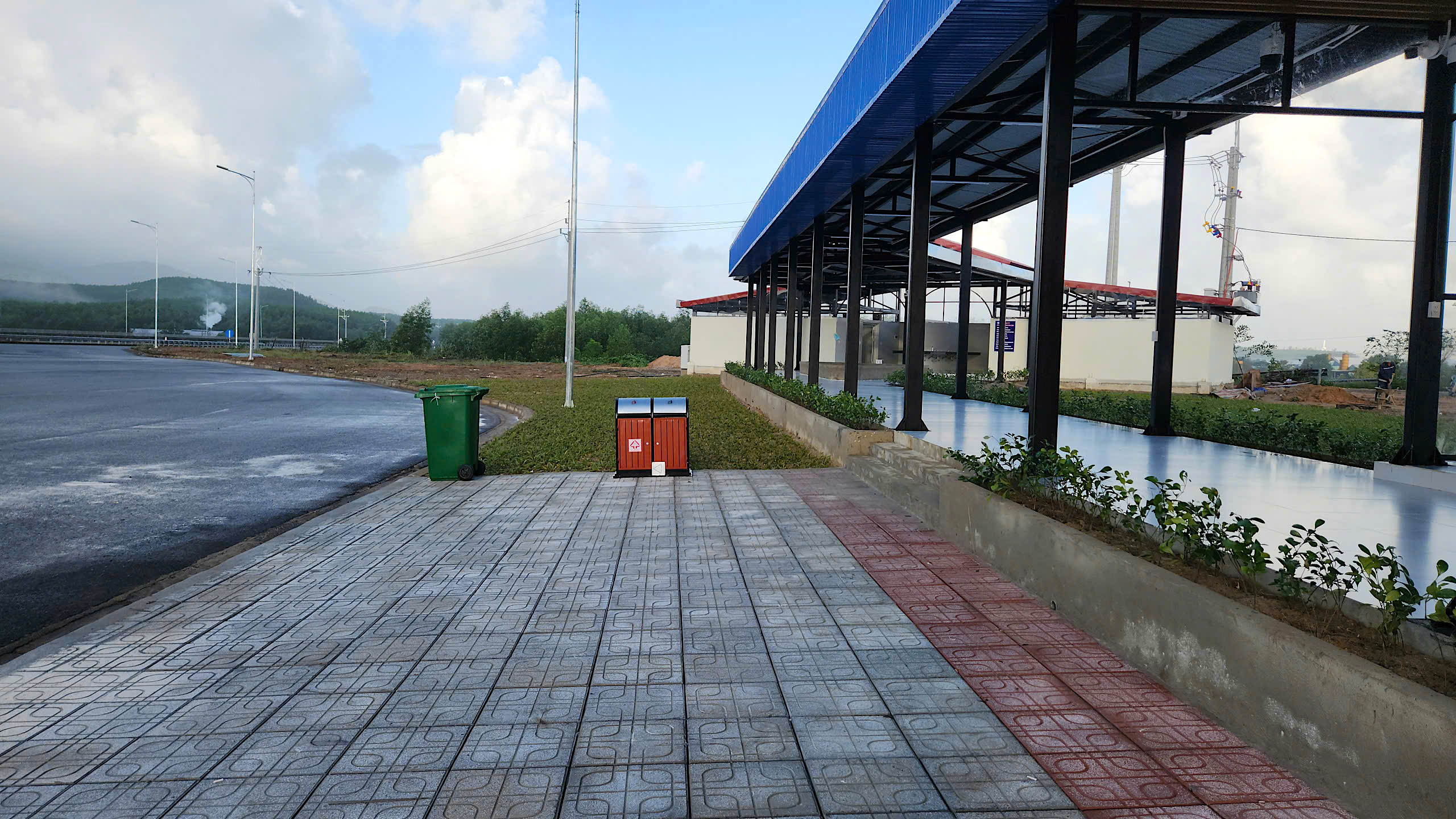 Cận cảnh điểm dừng xe đầu ti&ecirc;n tr&ecirc;n cao tốc Đ&agrave; Nẵng - Quảng Ng&atilde;i- Ảnh 7.