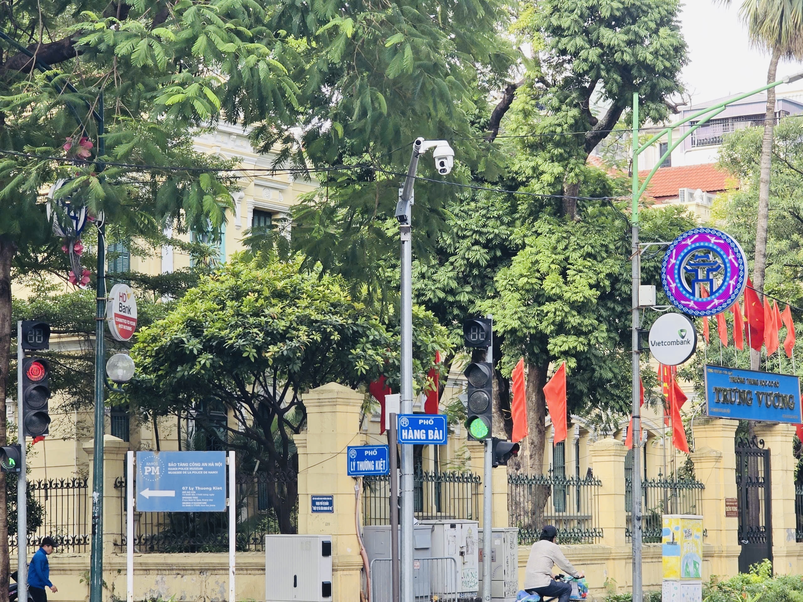 H&agrave; Nội: Camera AI tạo &ldquo;l&agrave;n s&oacute;ng xanh&rdquo;, xe lưu th&ocirc;ng th&ocirc;ng suốt, dừng chờ đ&egrave;n đỏ ngắn hơn- Ảnh 2.